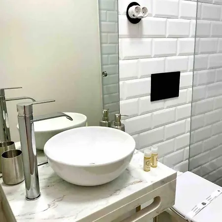 דירה Chiado Brand New Amazing In ליסבון